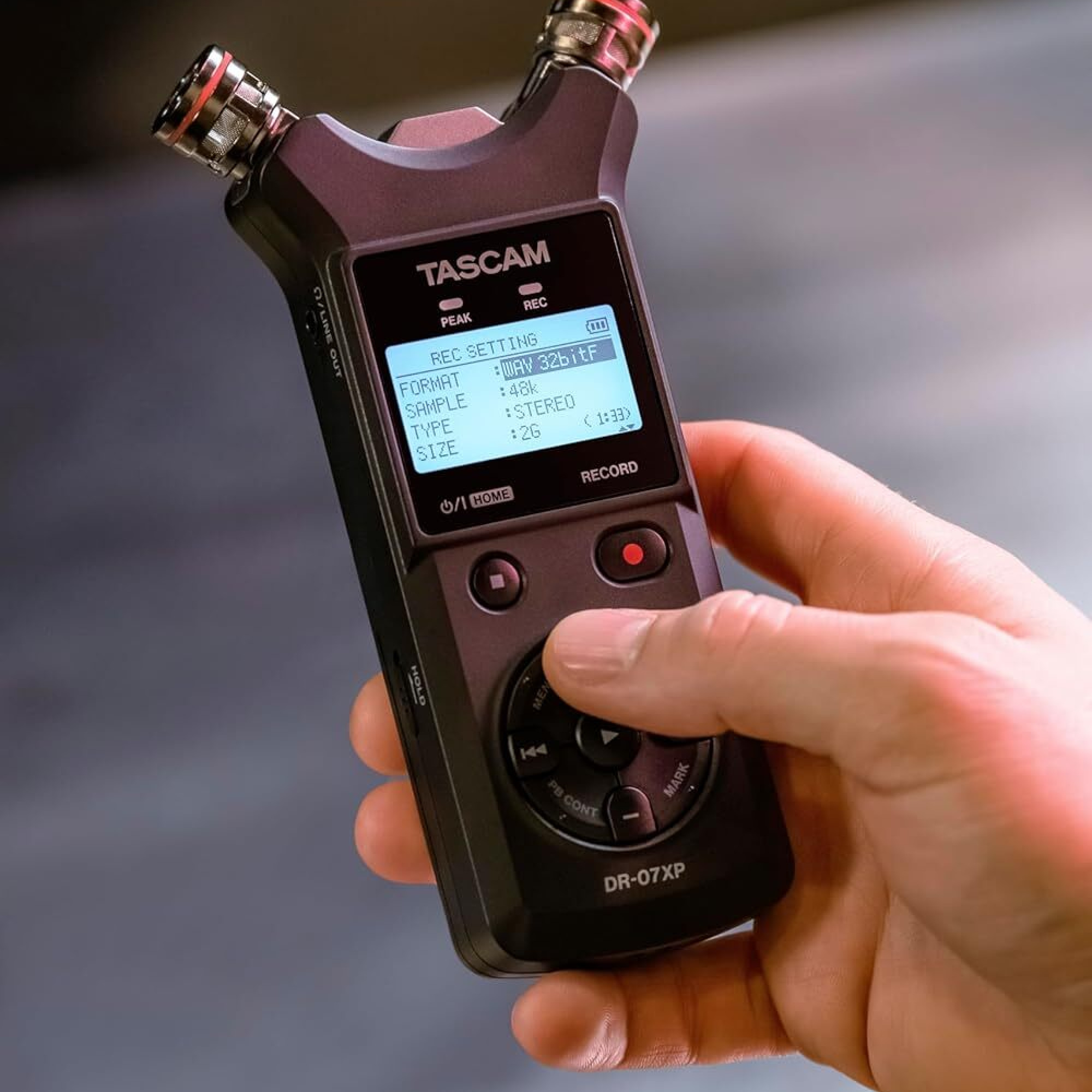 Портативний цифровий аудіорекордер Tascam DR-07XP